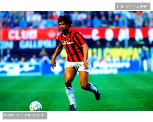 国外足球明星精彩写真视频展现运动魅力与个人风采的完美结合